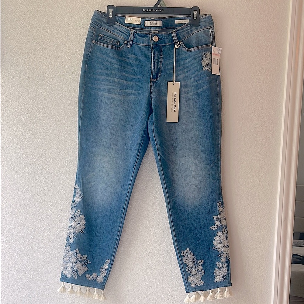 Vintage America blues Floral Embroidered capri boho Jeans. Size 10